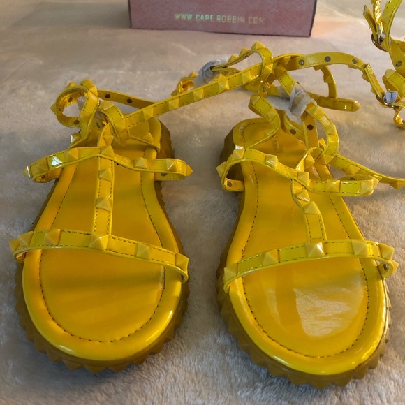 Cape Robbin Thorn Yellow Gladiator Sandals - Picture 5 of 13